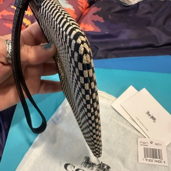 NWT COACH SINGLE CORNER ZIP WRISTLET MILK/BLACK LEGACY JACQUARD 13311 - Picture 9 of 15